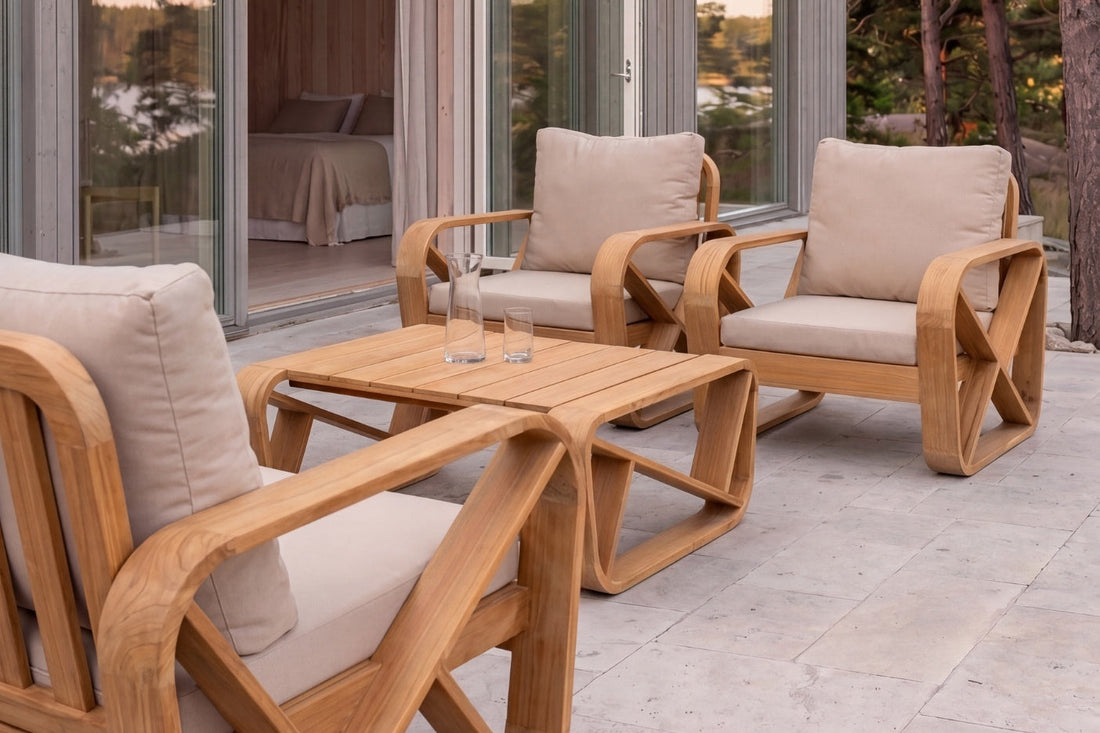 Loungeset i teak för uteplats och trädgård – guide till rätt loungemöbler Stockamöllan Möbelsnickeri AB