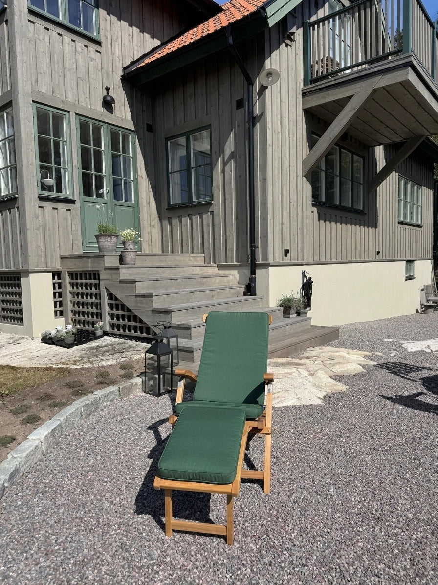 Lobby däckstol med grön dyna
