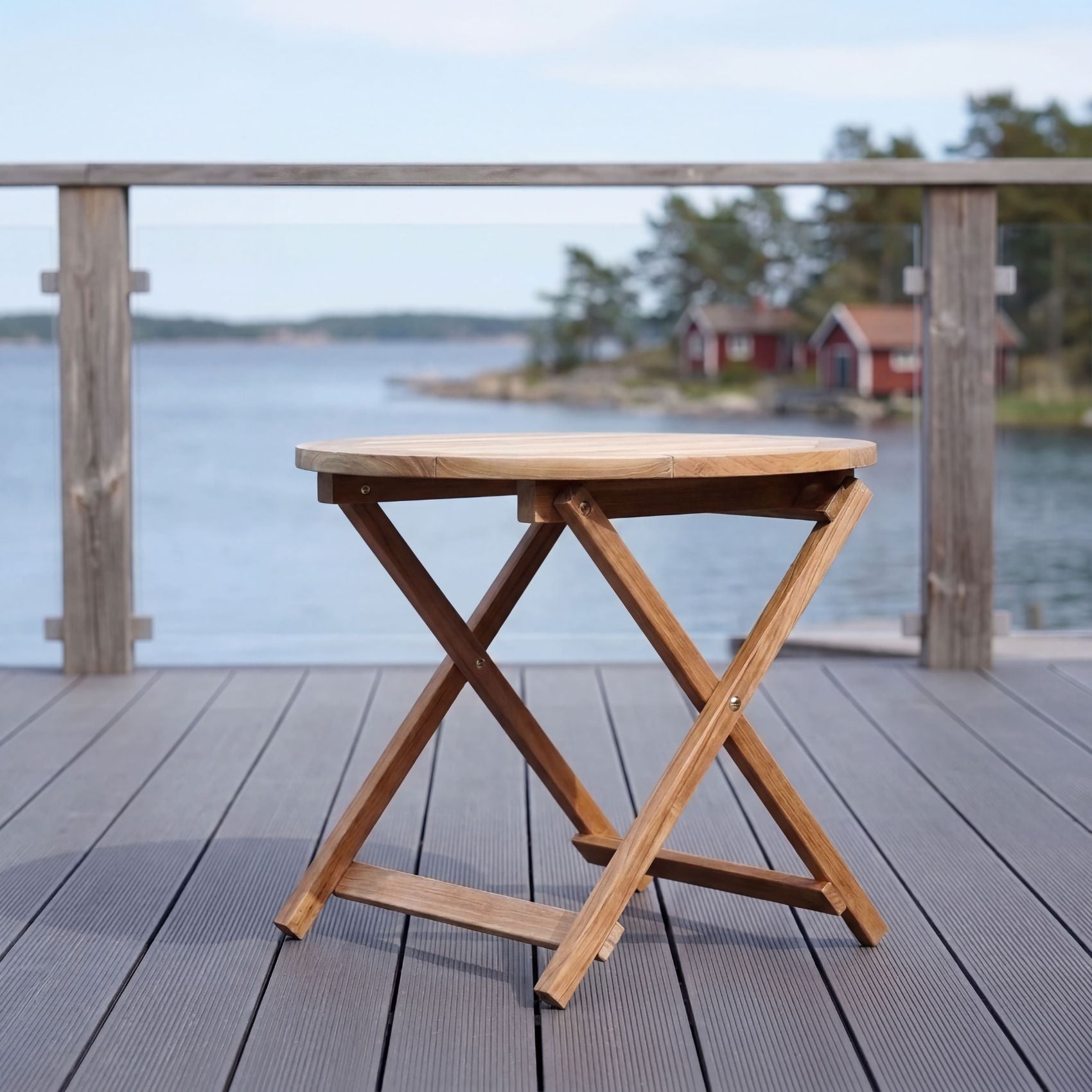 Alnö – Runt sidobord i teak A-grade, hopfällbart för uteplats Stockamöllan