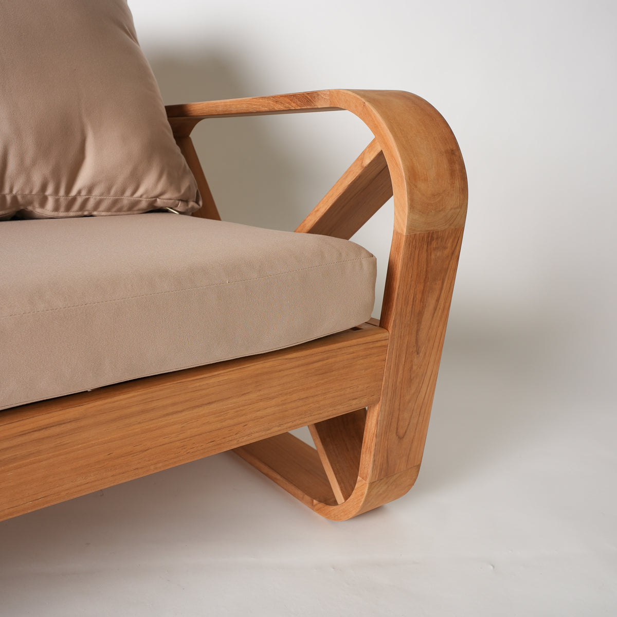 Bålamöllan – 3-sits loungesoffa i teak med dynor