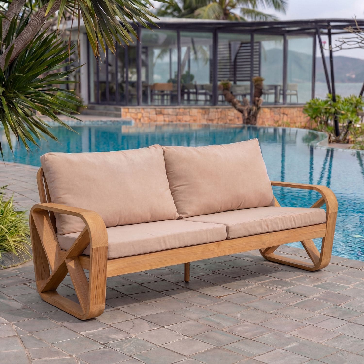 Bålamöllan – 3-sits loungesoffa i teak med dynor Stockamöllan