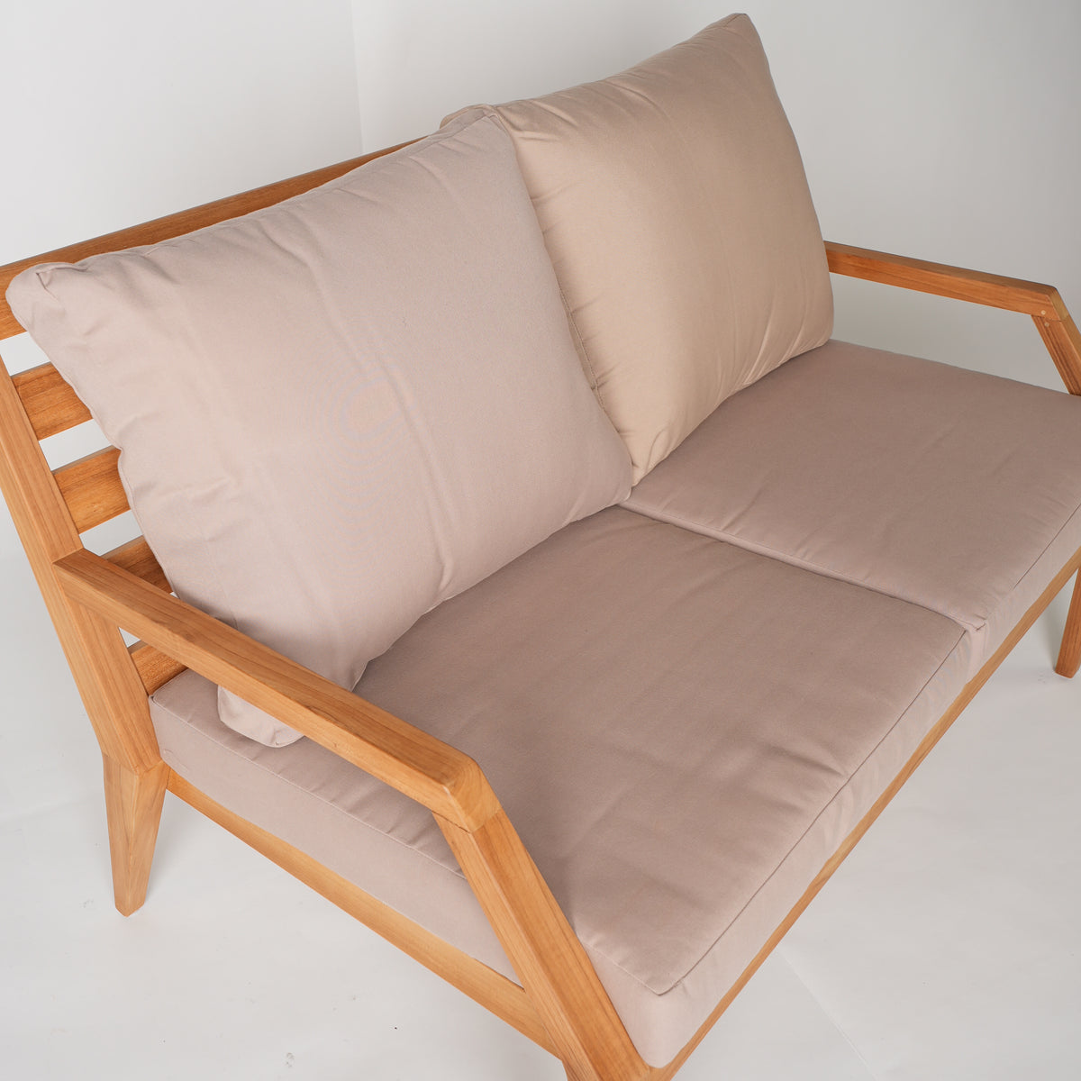 Gunnaröd – 2-Sitzer Loungesofa aus Teakholz mit Kissen