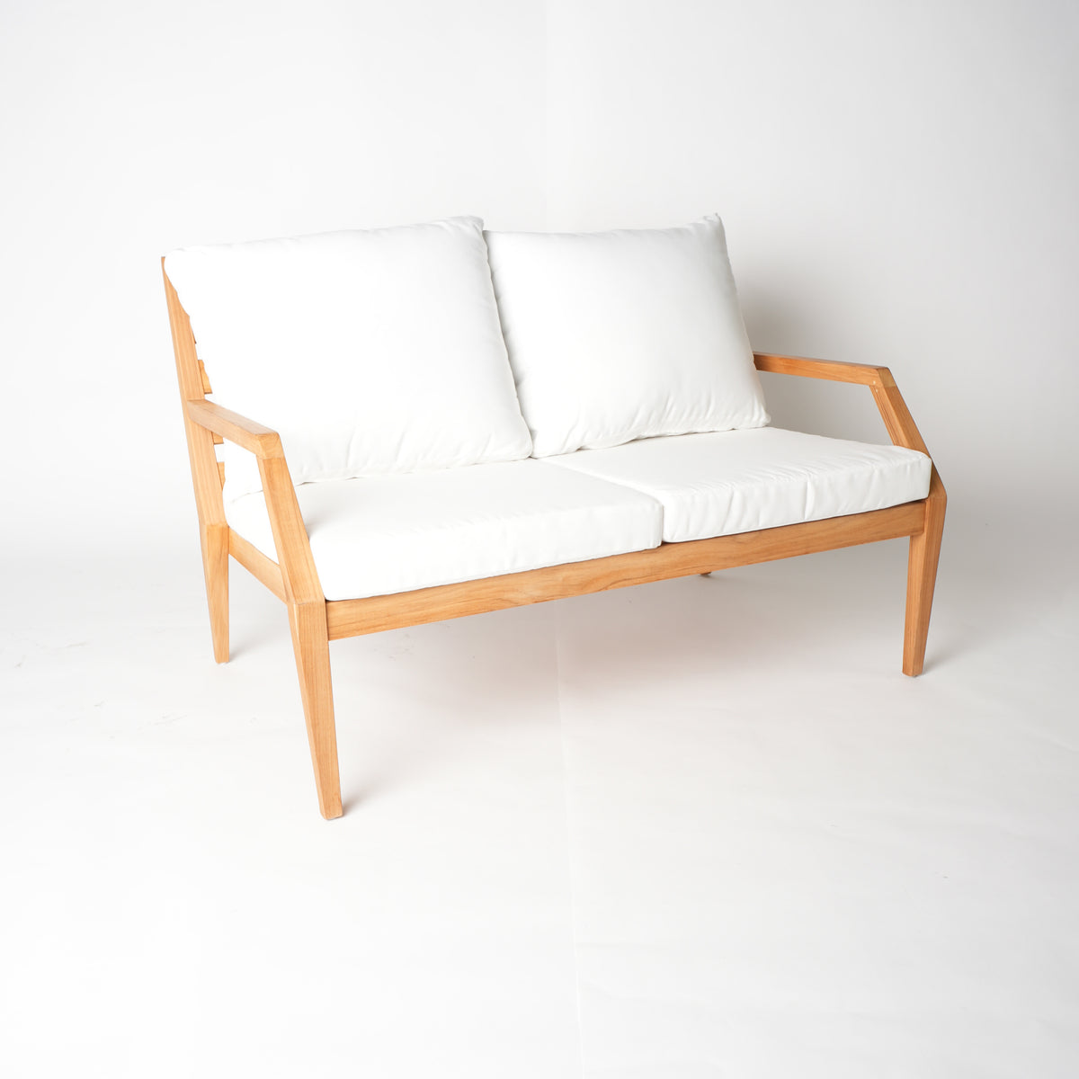 - variant-only: Gunnaröd 2-sits loungesoffa med vita dynor