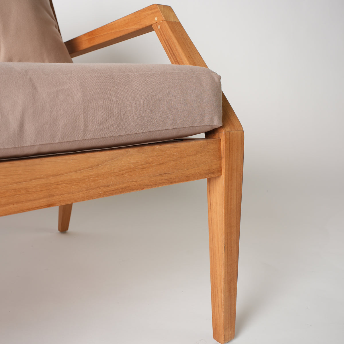 Gunnaröd – 2-Sitzer Loungesofa aus Teakholz mit Kissen
