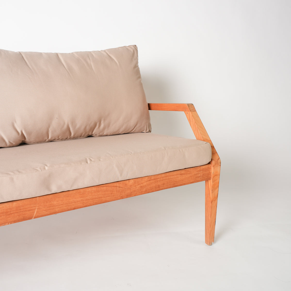 Gunnaröd – 3-Sitzer Loungesofa aus Teakholz mit Kissen