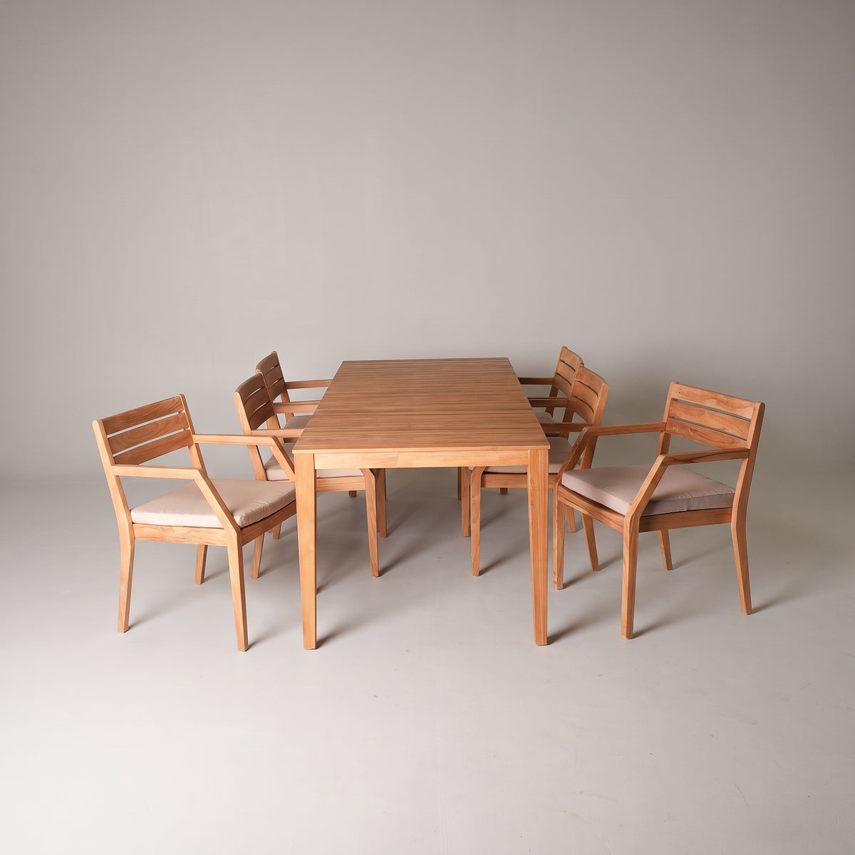variant-only: Gunnaröd matgrupp med 6 stolar och beige dynor