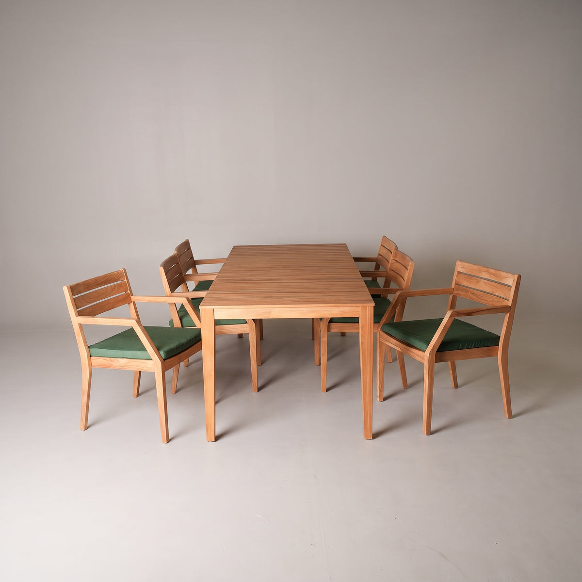 variant-only: Gunnaröd matgrupp med 6 stolar och gröna dynor