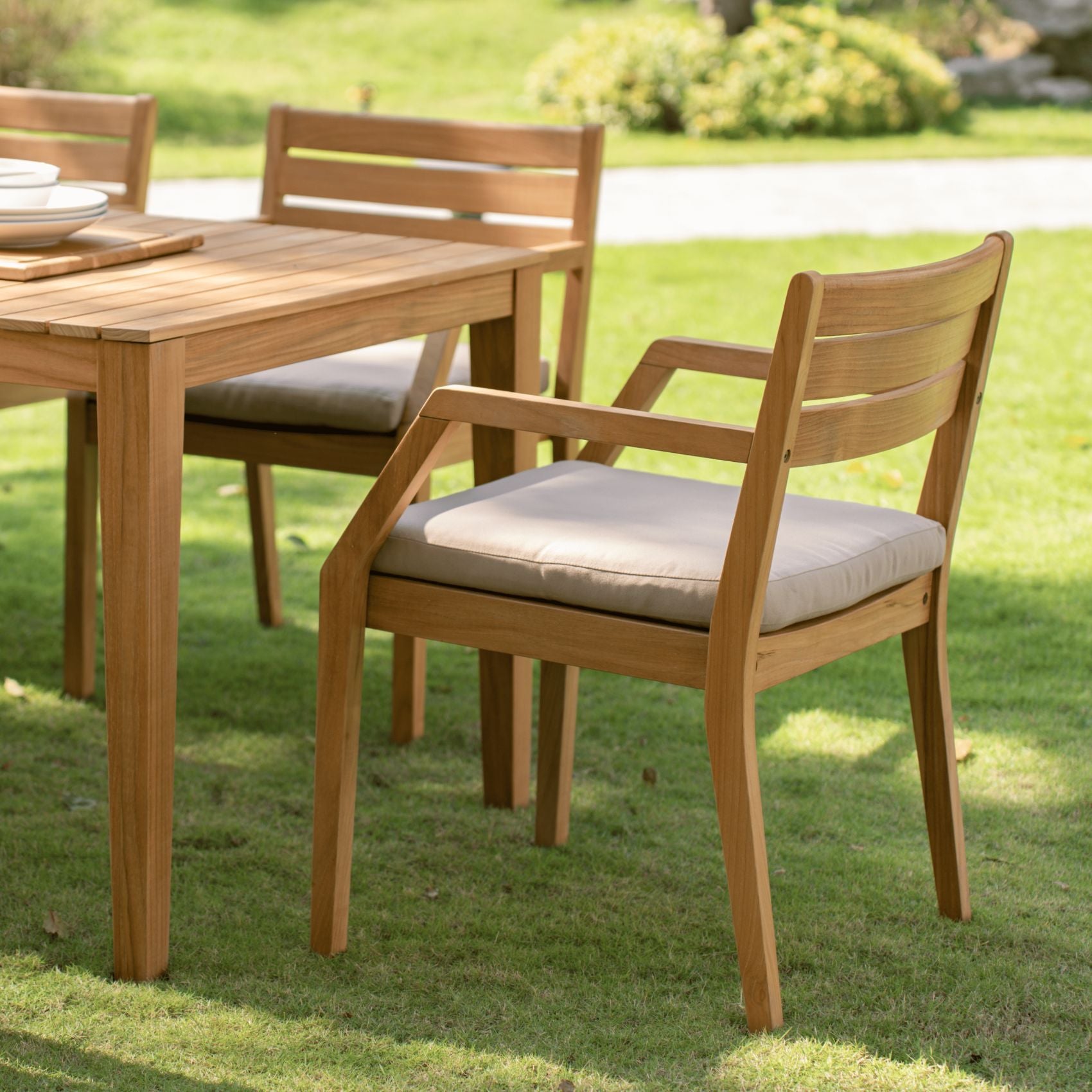 Gunnaröd – Matstol i teak A/B Grade med sittdyna Stockamöllan