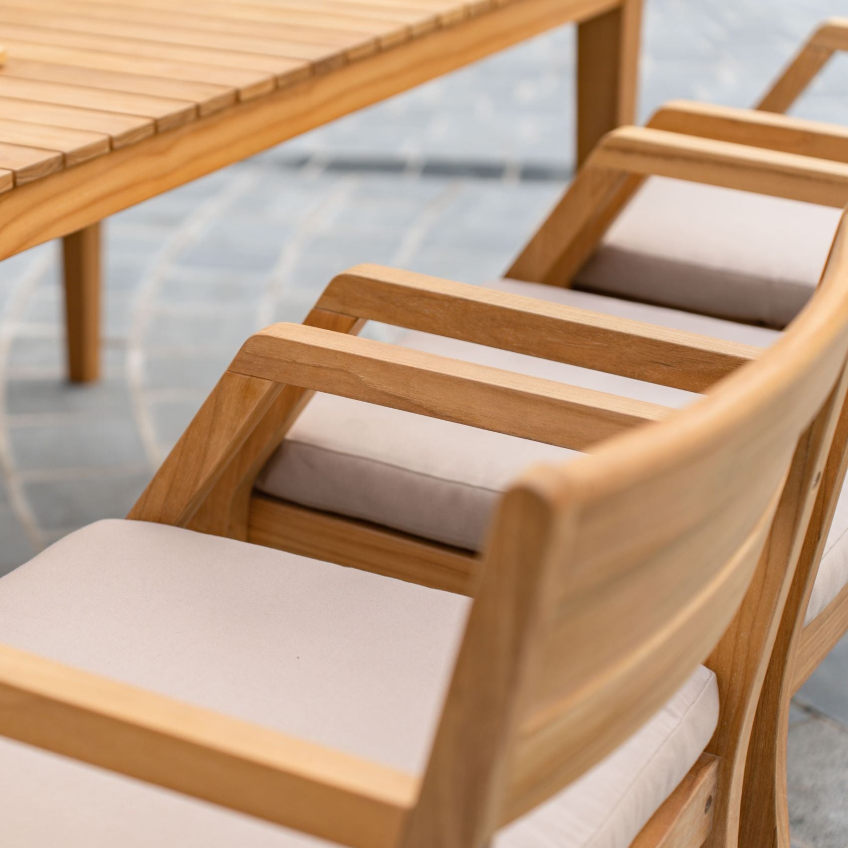 Gunnaröd – Matstol i teak A/B Grade med sittdyna Stockamöllan