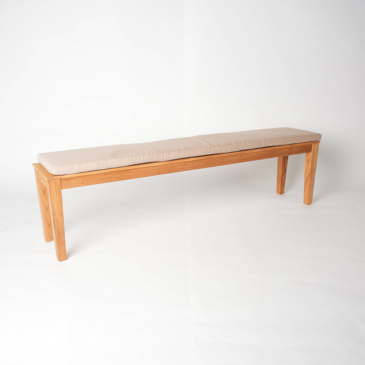 variant-only: Gunnaröd sittbänk med beige dyna