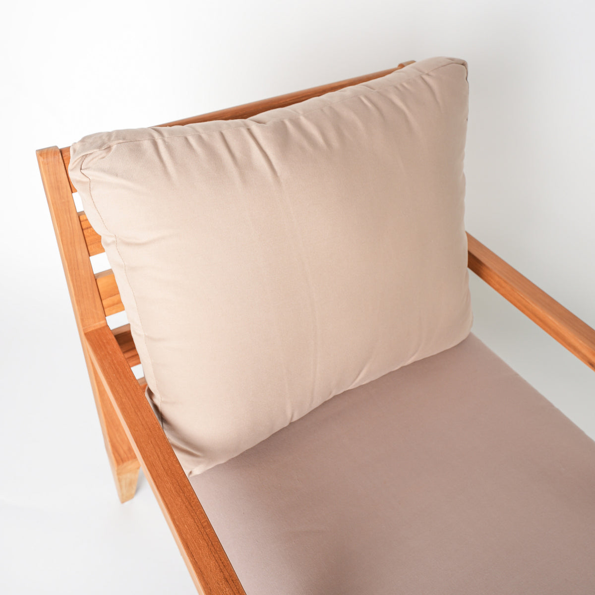 Gunnaröd – Teak lounge chair with cushions