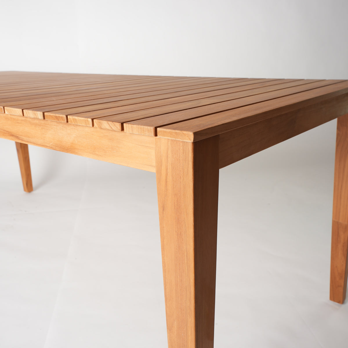 Gunnaröd – Esstisch aus Teakholz A/B-Qualität für Terrasse oder Esszimmer