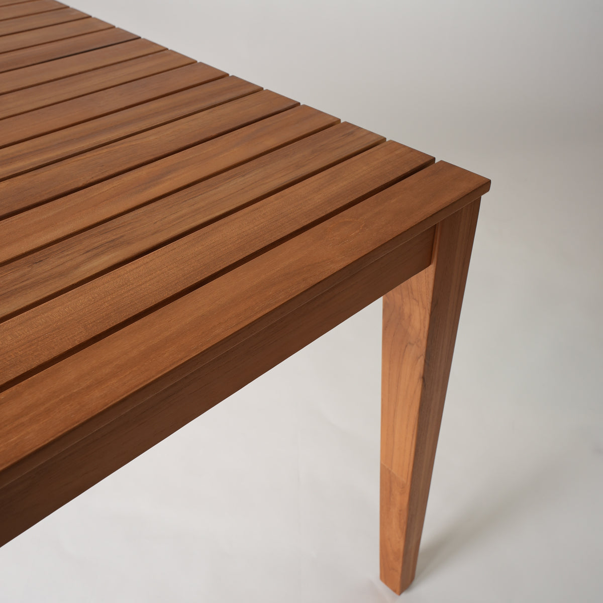 Gunnaröd – Esstisch aus Teakholz A/B-Qualität für Terrasse oder Esszimmer