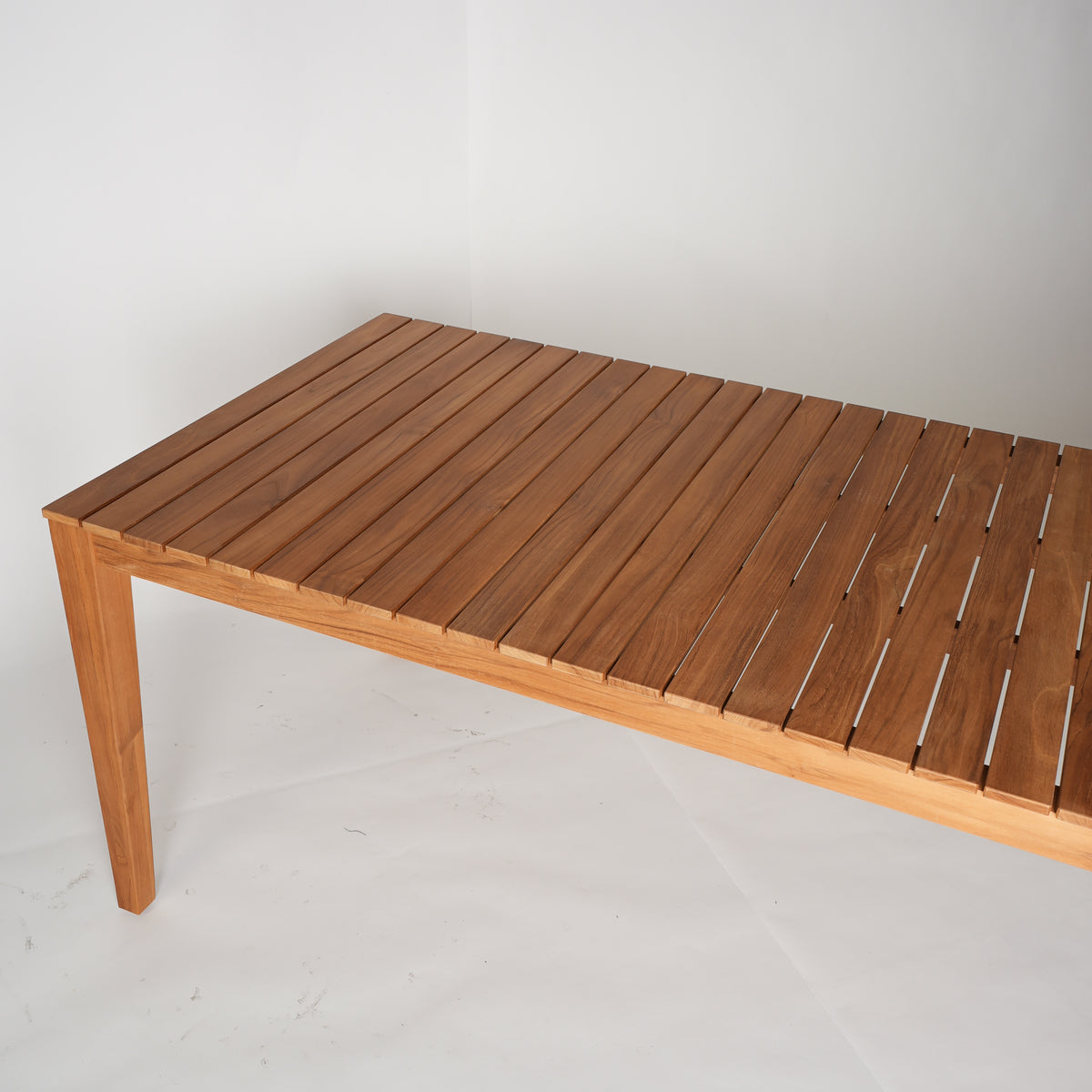 Gunnaröd – Esstisch aus Teakholz A/B-Qualität für Terrasse oder Esszimmer